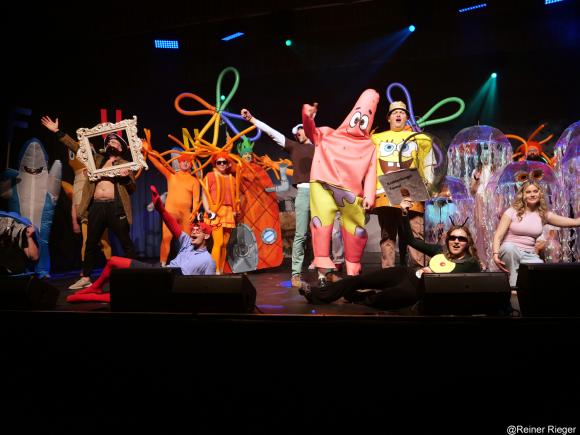 Freizeitclub FC Ranch heizen alle Fluggäste komplett ein